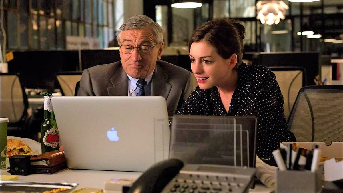 Кадр из Фильма The Intern. Источник: Яндекс.Картинки