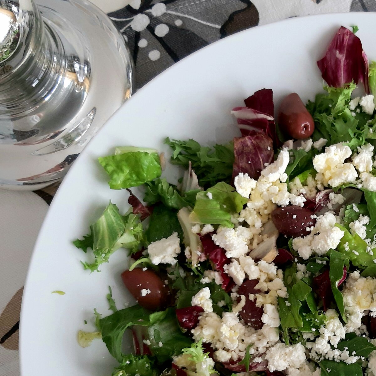 Зелень на столе - здоровье на сто лет. Фото автора.