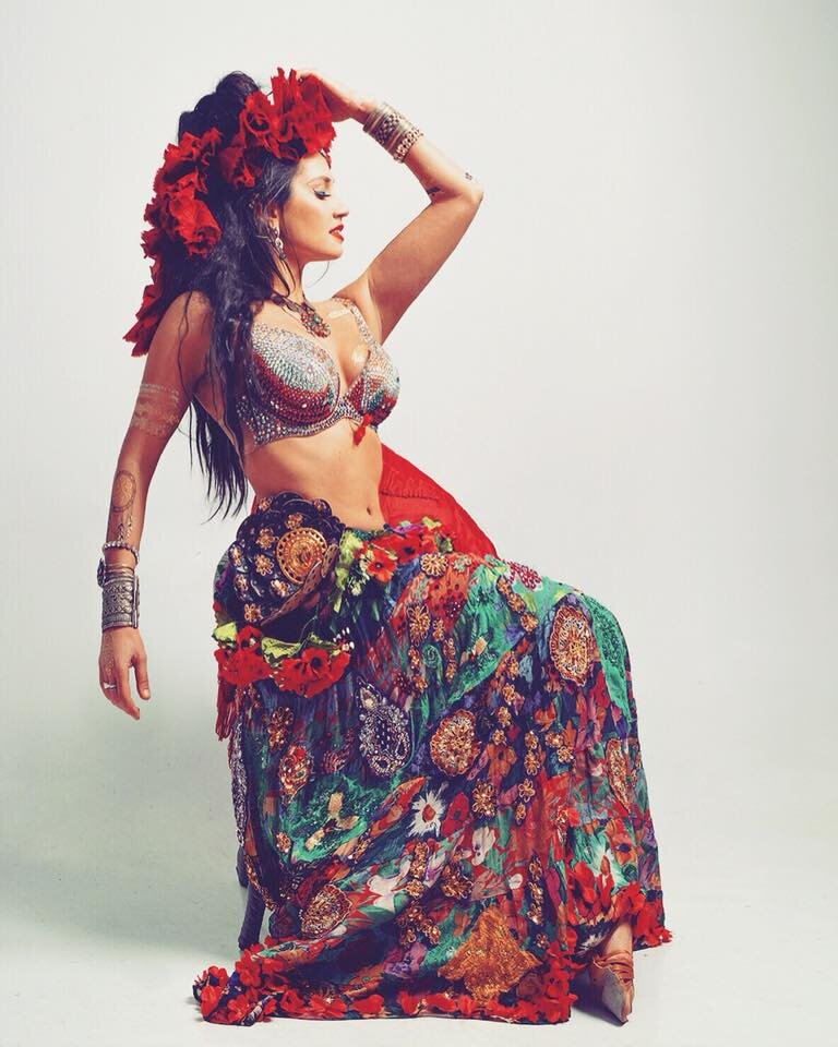 Женищна-огонь, женщина-пламя