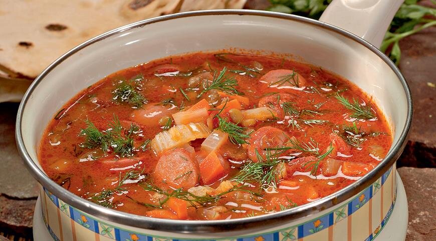 Чечевичная похлебка с сосисками