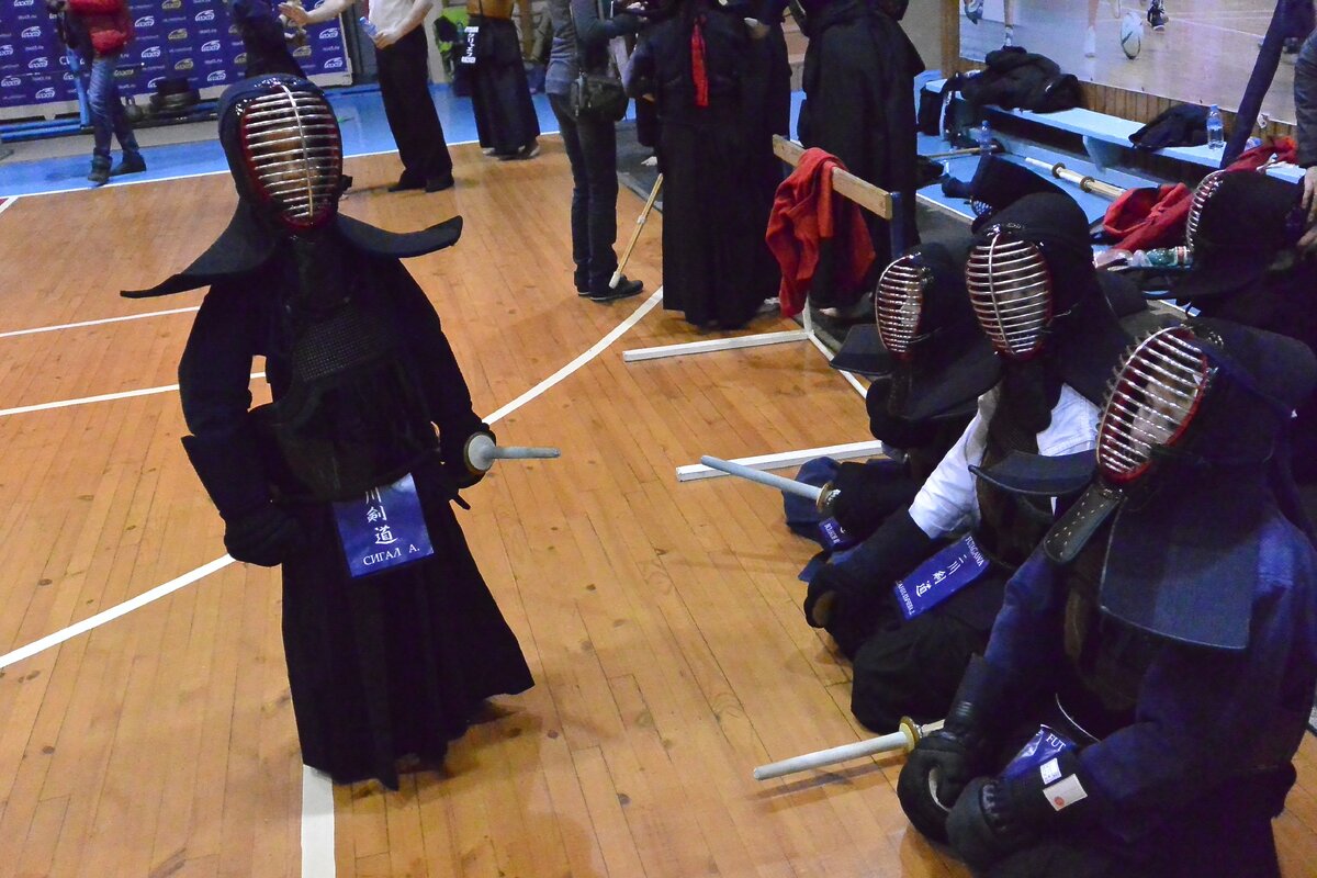 Анатолий  Сигал начал заниматься кендо  в2015 году- первые соревнования- Кубок Золотого  кольца г. Иваново -2015