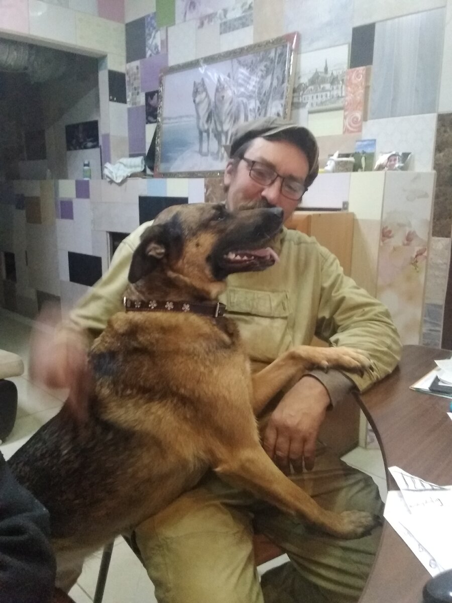 Я на ручки залезу, ой ужу залезла.
