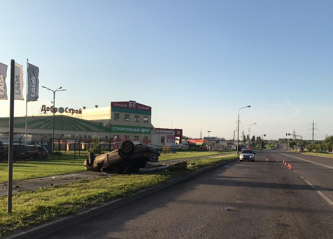 В Задонском районе в ДТП пострадали водитель и два пассажира | ГИБДД МВД РФ  | Дзен