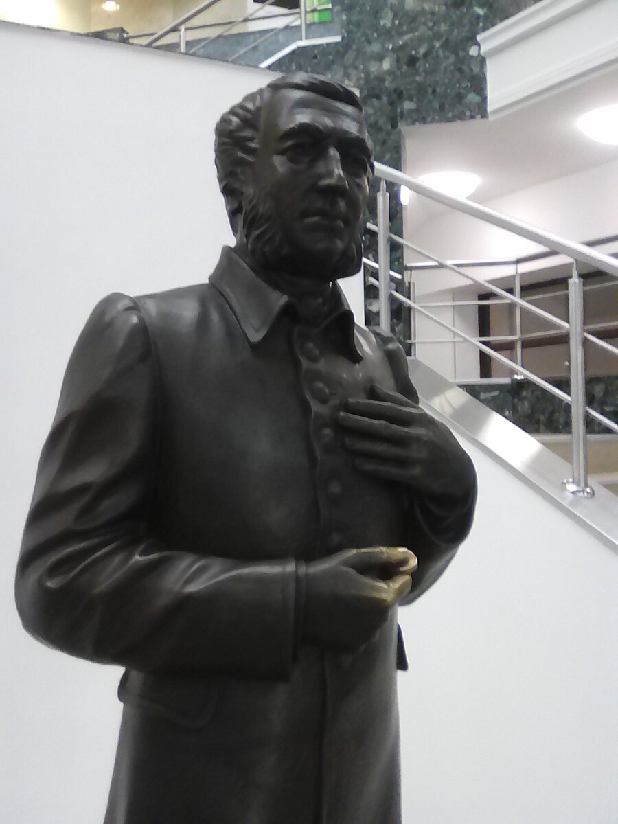 Памятники вкладчику. История Николая Кристофари – первого клиента ...