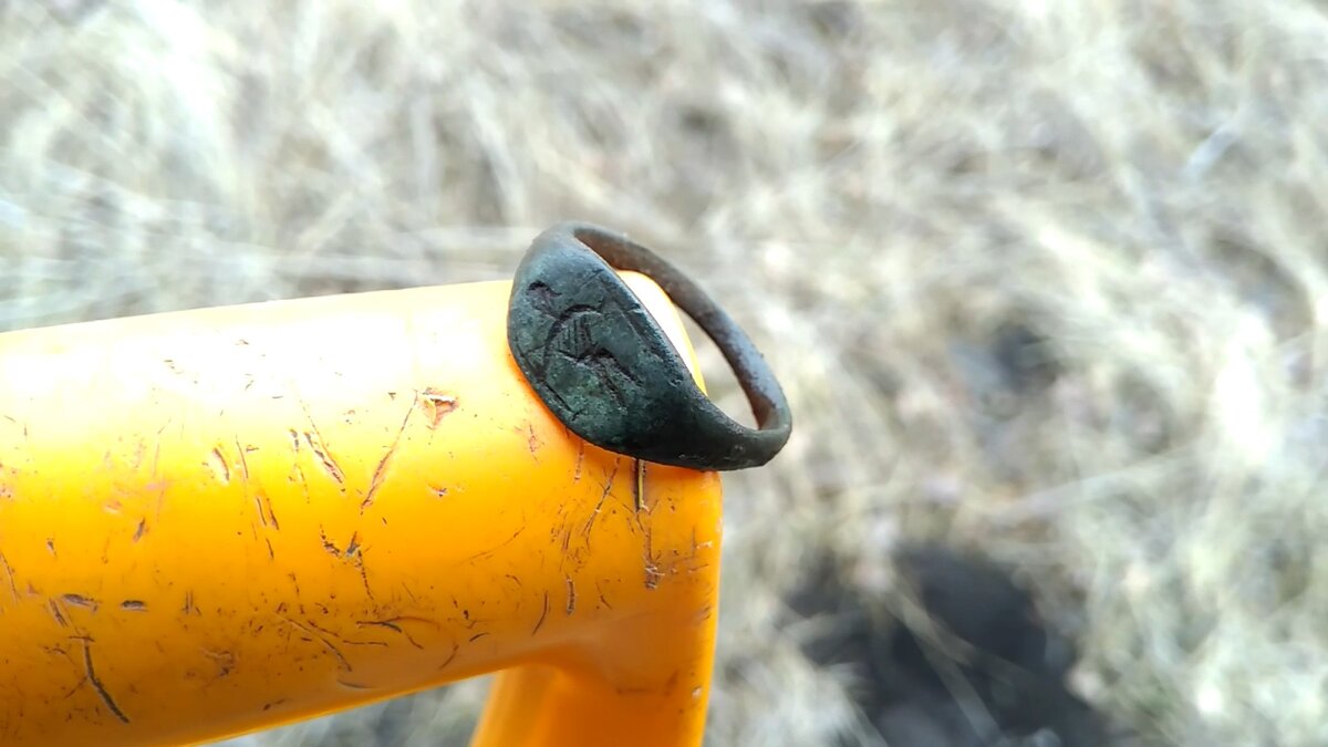 Перстень с сюжетом