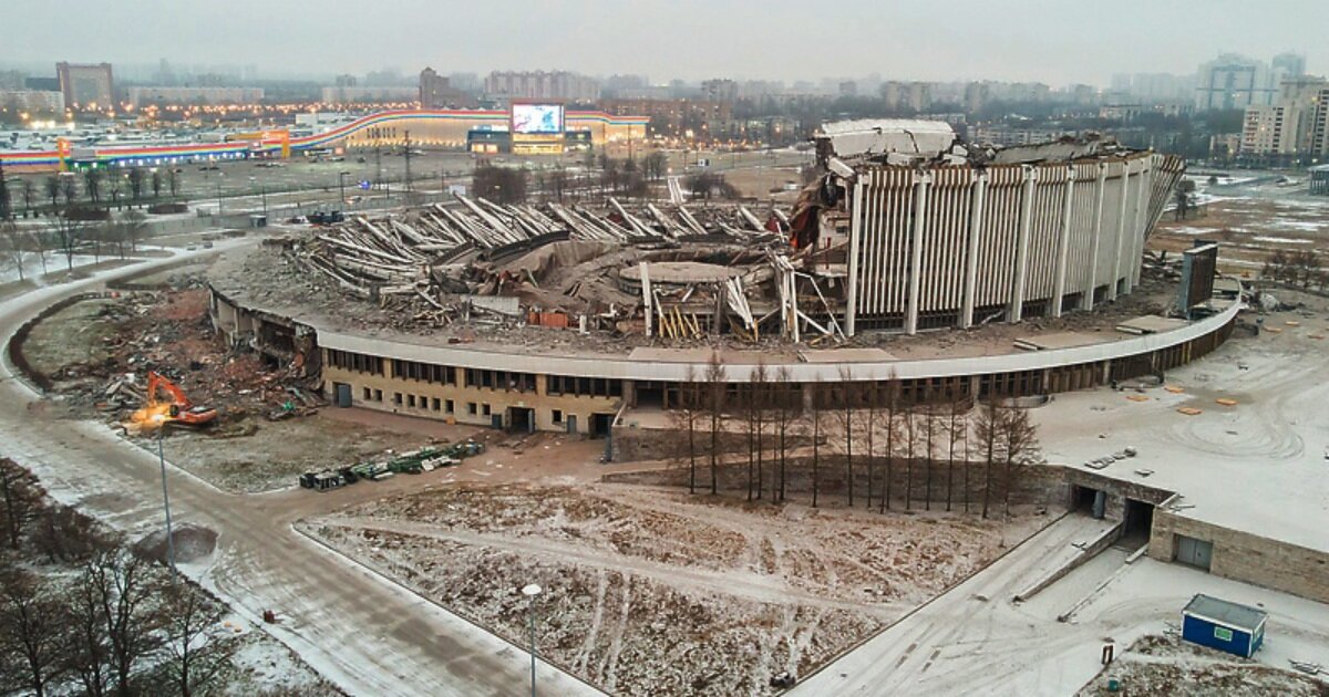 40 лет СКК был  символом Петербурга. Снос комплекса  Источник фото: https://s0.rbk.ru/v6_top_pics/media/img/2/89/755808993267892.jpg