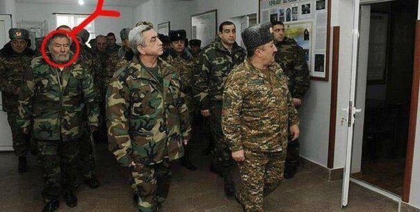 Военные преступники "Хооджалы" вместе с  Балаяном и Сарсяном, фамилии других садистов, где они сейчас  тоже хорошо  нам известны, фото из Интернета в свободном доступе...