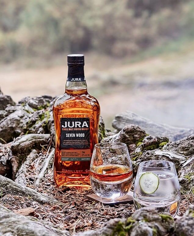 Jura "Seven Wood".

Jura "Seven Wood" —  односолодовый шотландский виски, с богатым вкусом и ароматом. Виски выдерживается в семи различных видах бочек. Среди которых бочки из белого американского дуба из-под бурбона и шесть разных бочек из французского дуба.

Цвет: Виски янтарно-золотистого цвета с легкими рубиновыми оттенками.

Вкус: Виски демонстрирует округлый, сбалансированный вкус с нотами абрикоса, персика, апельсиновой цедры и опилок. В продолжительном послевкусии чувствуются акценты ванили и дыма.

Аромат: Виски обладает сложным, богатым ароматом, сотканным из нот мускатного ореха, клубничного джема, тостов и цитрусовой цедры.

Гастрономические сочетания: Виски является отличным дижестивом. Также хорошо сочетается с сигарой.


