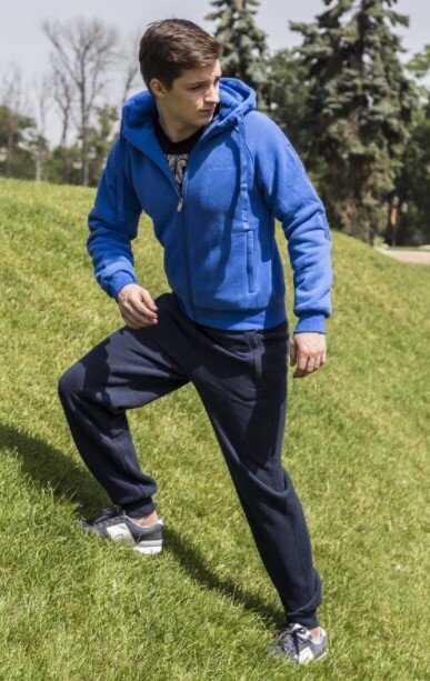 Спортивные вещи иногда могут быть очень даже стильными. Вопрос только в том как их красиво одевать и подбирать