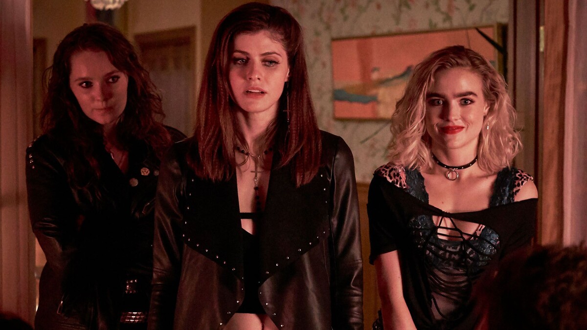 Кадр из фильма "Мы призываем тьму" 2020 [Источник фото: Яндекс.Картинки]