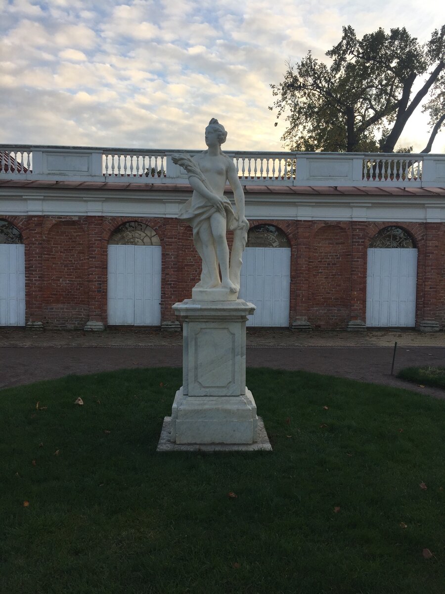 Чтобы познать красоту окраин - надо куда-то поехать. Фото автора.