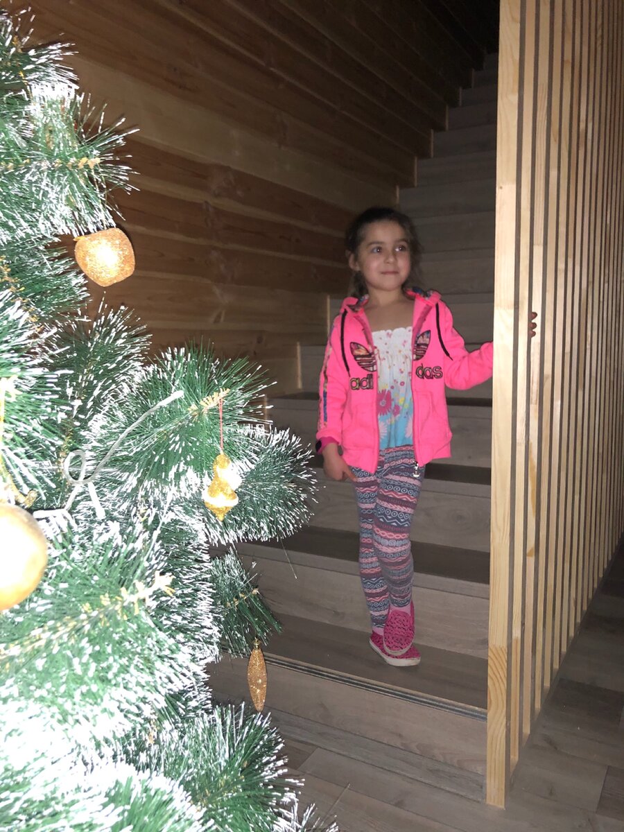 В темноте...