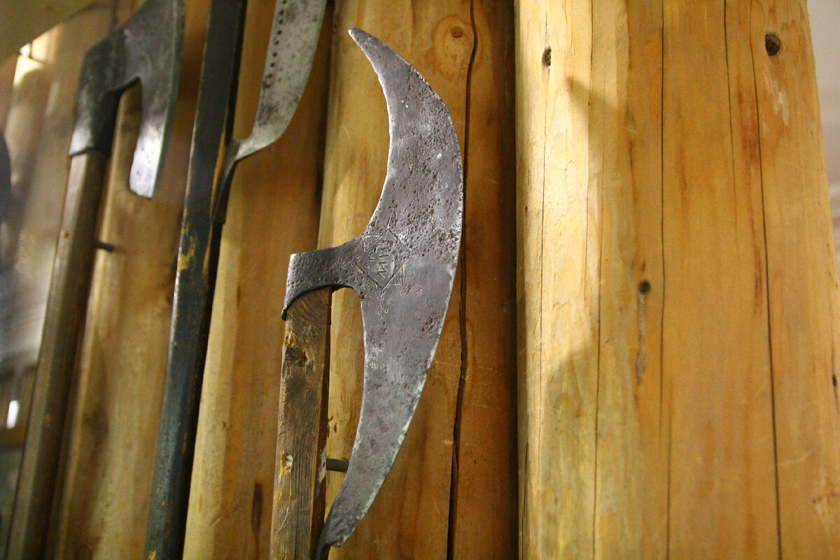 Название секир-башка, из какого то фильма мэм.