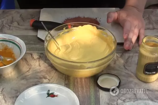 Готовый соус можно намазывать на булочку
