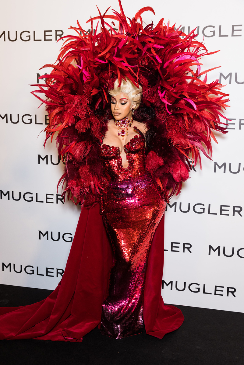 Карди Би сразила поклонников дерзким образом от французского бренда Mugler  | Mainstyle Мода и стиль | Дзен