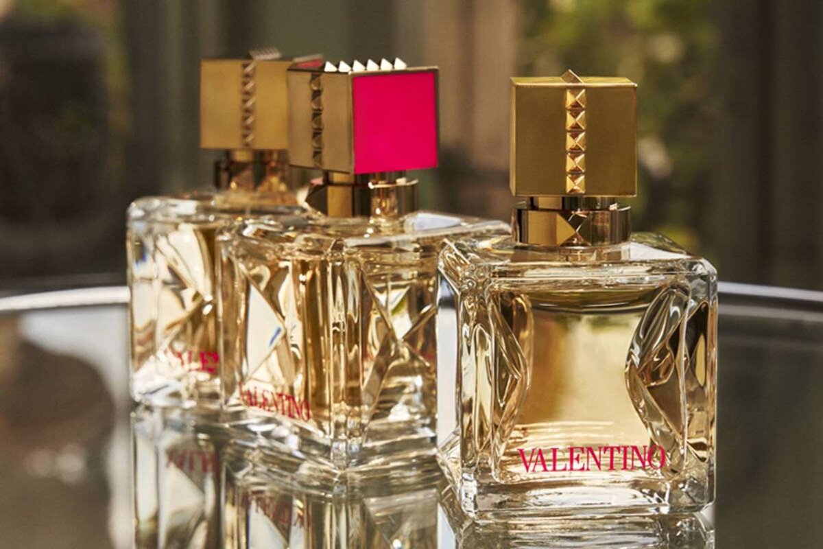 Войсе вива. Валентино voce Viva. Valentino Parfum voce Viva. Valentino духи женские voce Viva. Валентино Войс Вива духи.