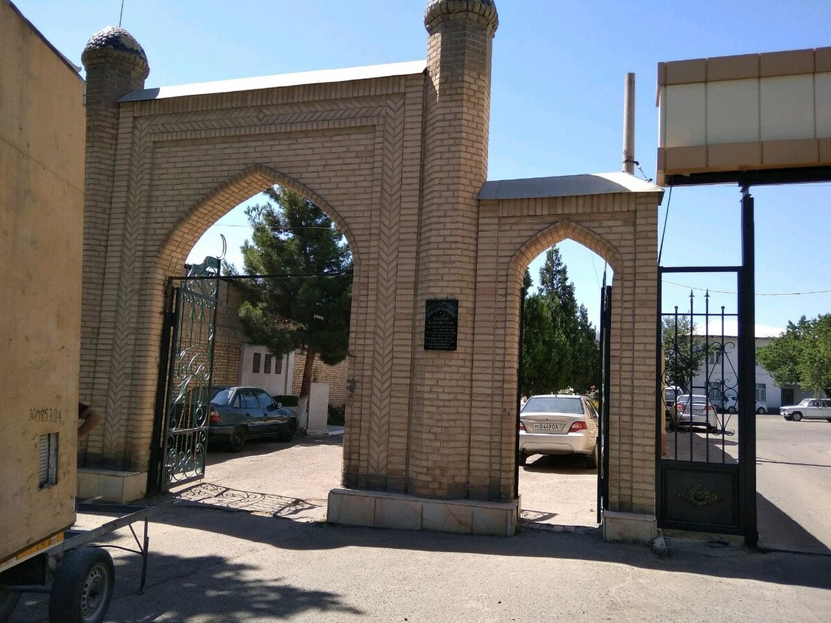 Кладбище в махалля Панжоб, Самарканд. Здесь мой отец.