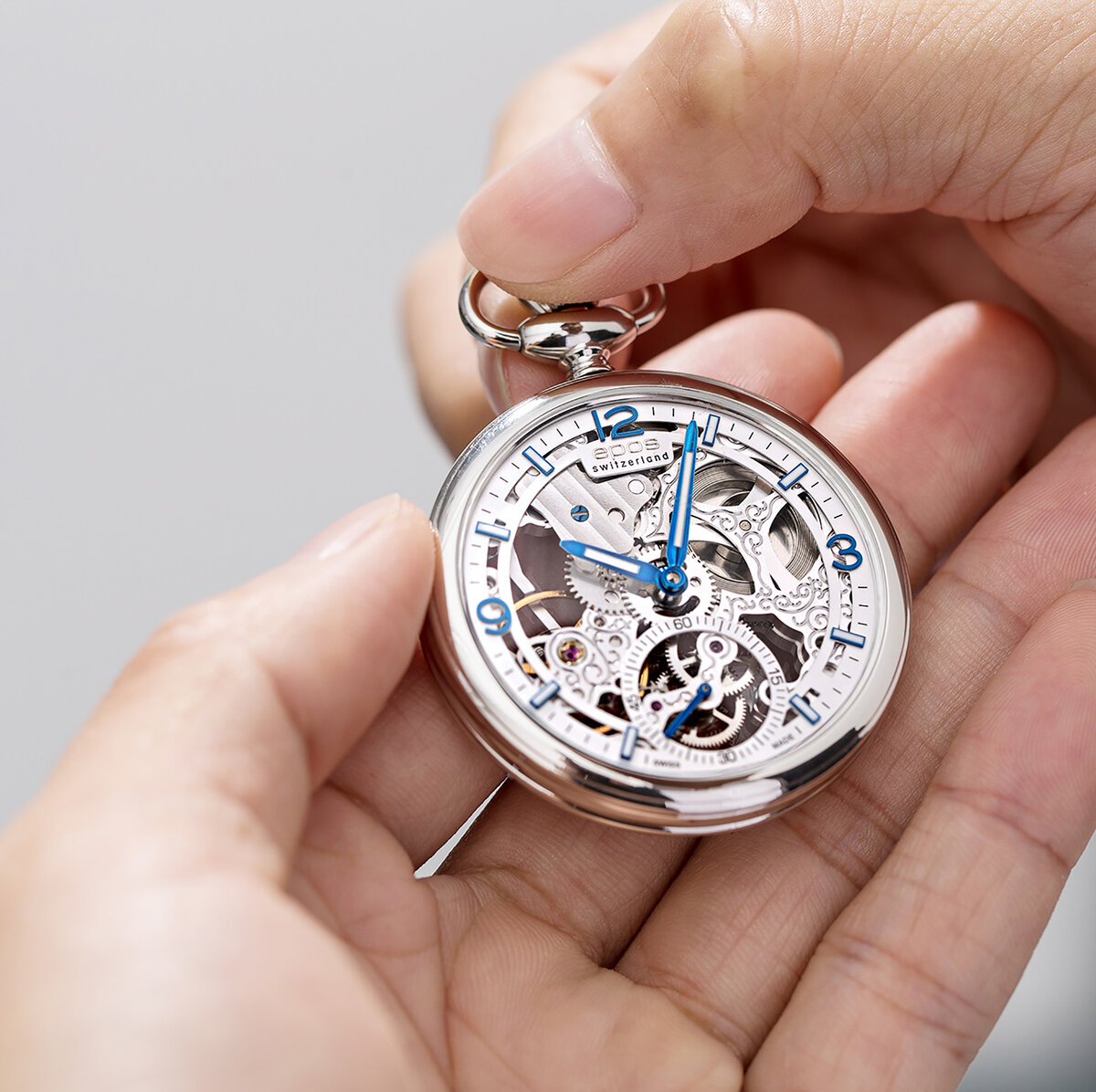 Карманные часы швейцарского бренда EPOS