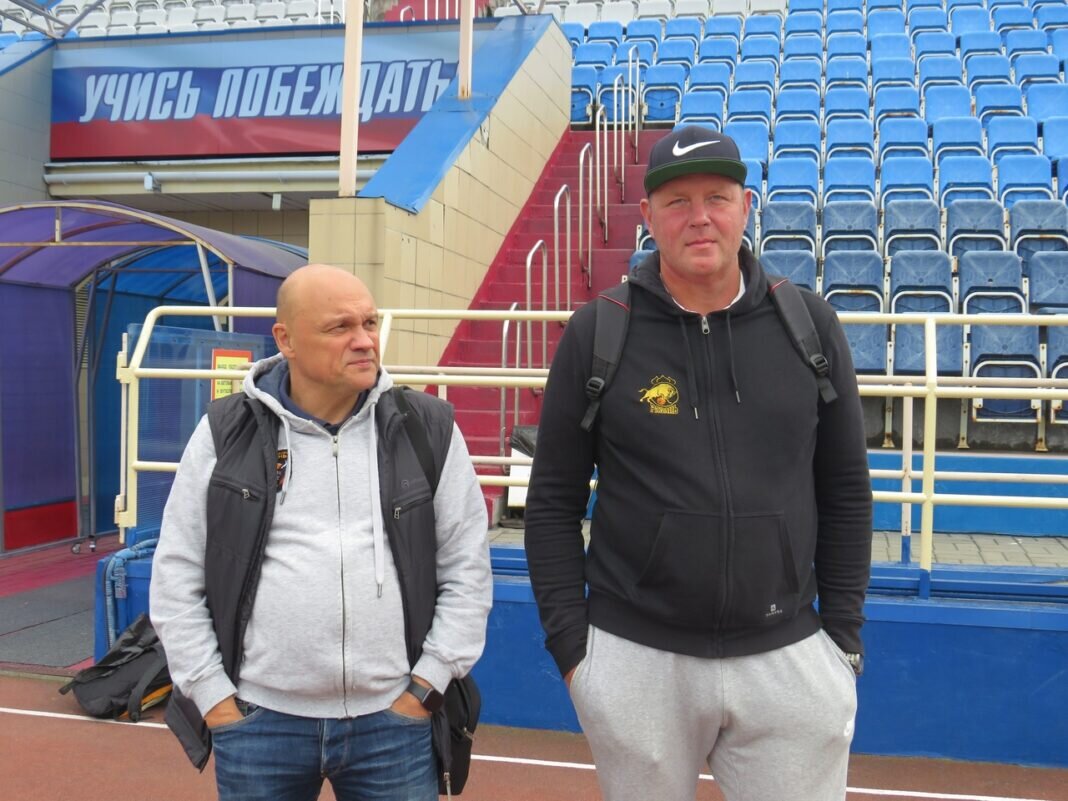    Константин Комляков (слева) и Алексей Безнебеев