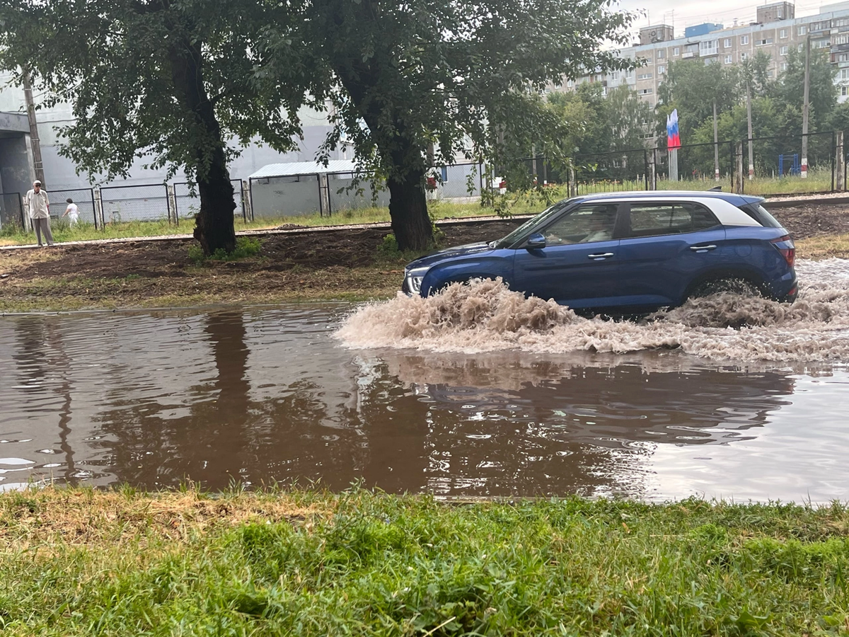 Погода в нижнем новгороде вчера. Потоп в Нижнем Новгороде 2022. Ливень в Нижнем Новгороде. Дождь в Нижнем Новгороде. Сильный ливень.