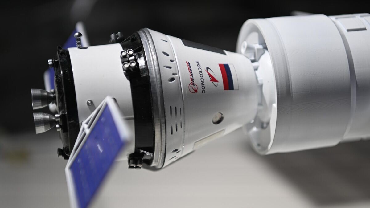    Фрагмент макета новой российской орбитальной станции на стенде госкорпорации "Роскосмос" на выставке в рамках Международного военно-технического форума "Армия-2022" © РИА Новости / Павел Бедняков