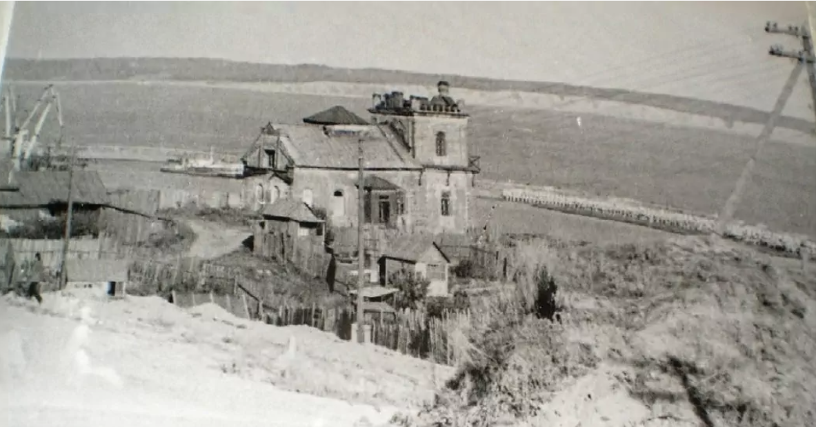Взято с сайта pastvu.com: Дом дворян Московитиных (Ляховых), 1960-1970 гг.
