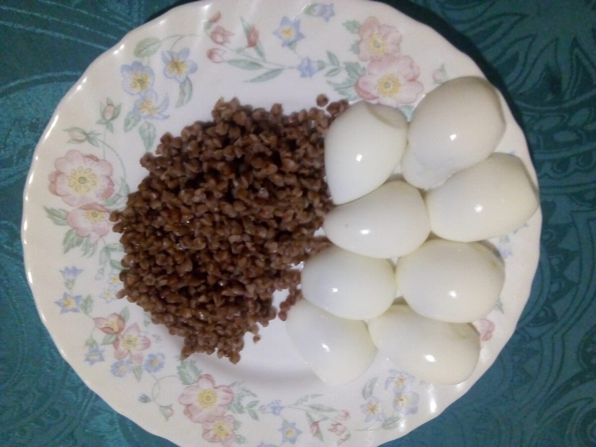 Белок: белок куриного яйца, сложный углевод: гречневая каша