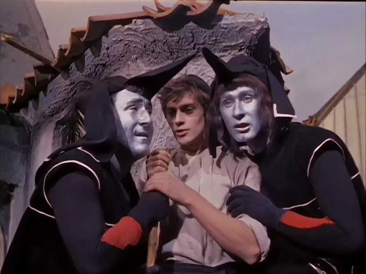 Летние каникулы это такие сладкие воспоминания, с которыми не сравнится ничто. Три месяца свободы, которые у многих проходили у бабушки в деревне и в пионерском лагере.-3