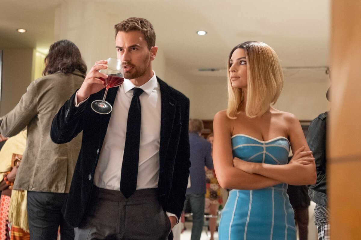 Он — эксперт по искусству, вернее… его хищению. Она — модель с задатками актрисы и высоким IQ. Оба любят деньги и риск. Они просто созданы друг для друга… или это лишь фасад, чтобы провернуть изысканную и виртуозную аферу, больше похожую на арт-перформанс?