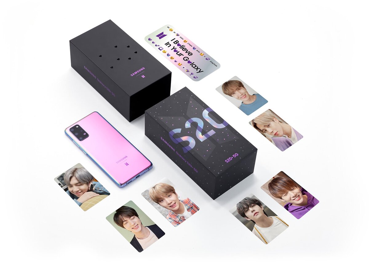 Фото взято из Интернета. Содержание коробки от Galaxy S20+ BTS Edition.