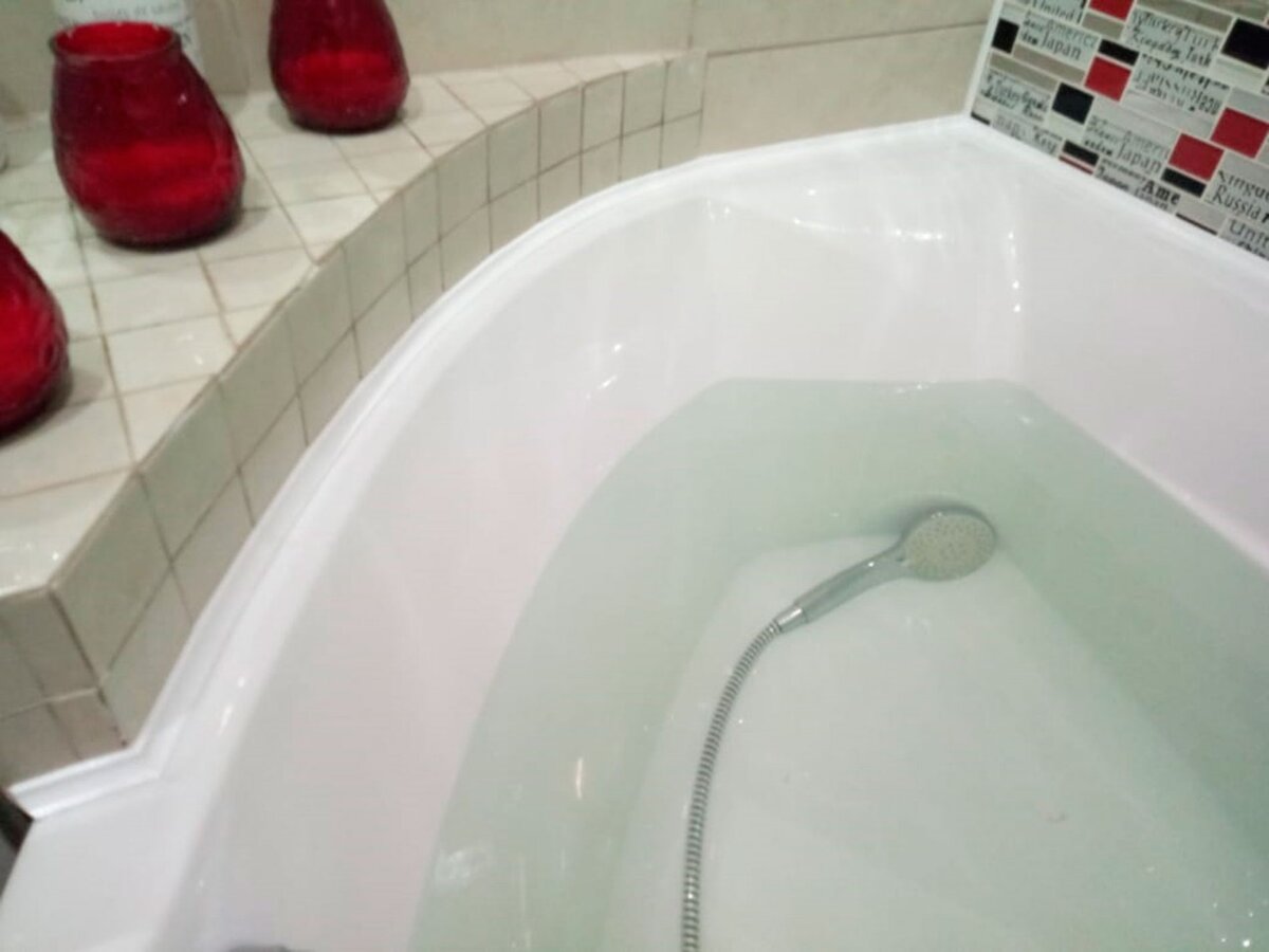 Каким может быть бордюр для ванны, как его монтировать