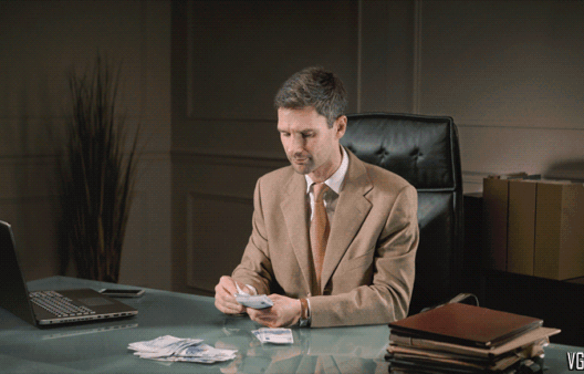 Устали бесконечно платить банкам и МФО? теперь можно списать долги от 50 тысяч рублей через МФЦ!