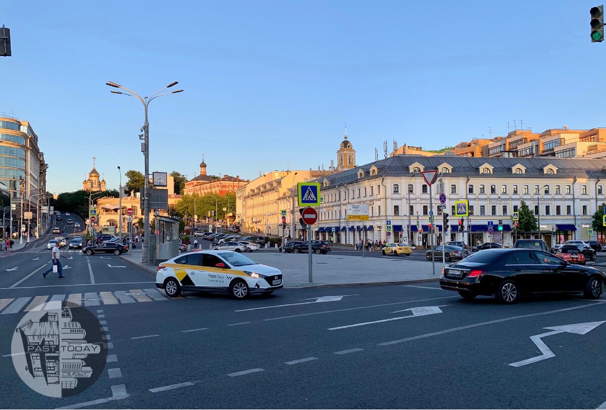 Трубная площадь,2 омд групп. , д. Трубная площадь панорама. Трубная площадь. Кафе бар трубная.