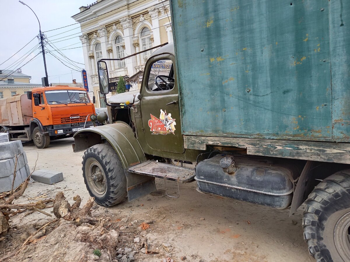 Автомобиль повышенной проходимости ЗИЛ-157 в городском предприятии,  необходимость или остатки от СССР | Авторемонт и техника | Дзен