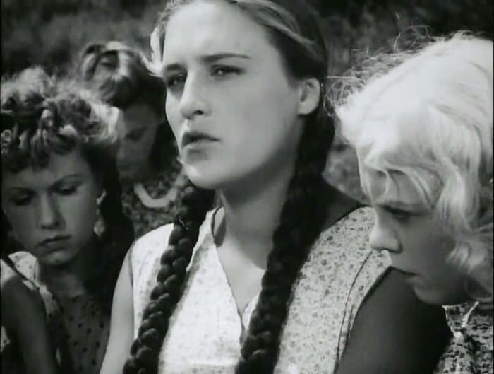 Нонна Мордюкова в фильме "Молодая гвардия" (1948), реж. Сергей Герасимов