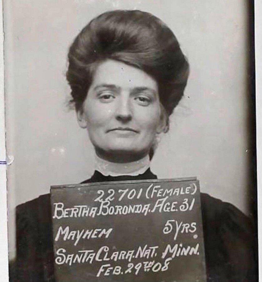 Берта Боронда, кажется ничуть не жалеет о содеянном и даже горда собой :)