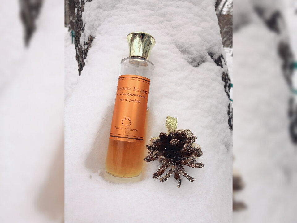 Личное фото. Ambre Russe Parfum  Аромат неимоверной красоты для холодов и морозов..                                                                                                                                                      Верхние ноты: Шампанское и Водка; средние ноты: Чай, Корица, Кориандр, Береза, Можжевельник и Кожа; базовые ноты: Ладан, Мускус и Амбра.