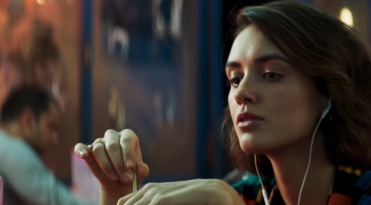 кадр из клипа.