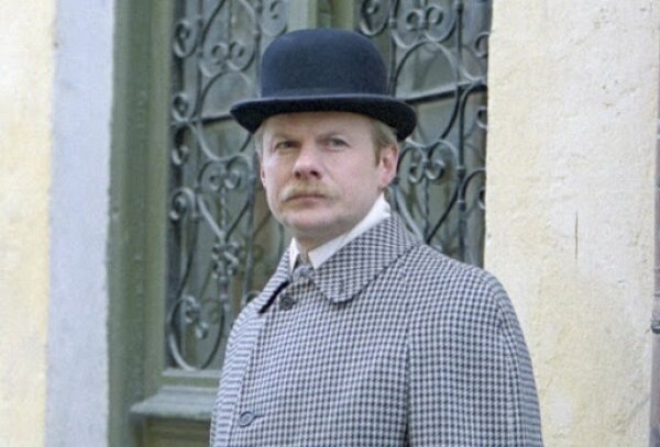 Виталий Соломин в роли доктора Ватсона