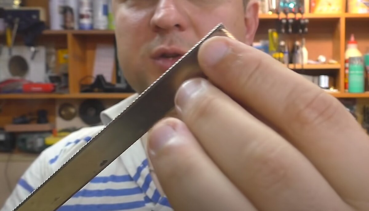 запрессовку можно сточить напильником или срезать болгаркой