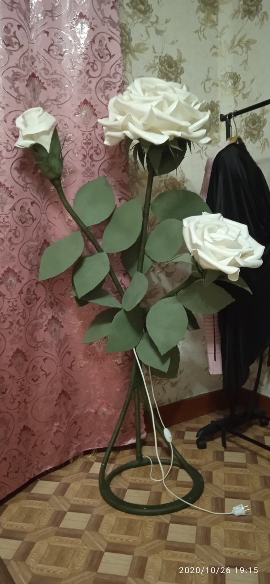 Такой стоит в спальне) 