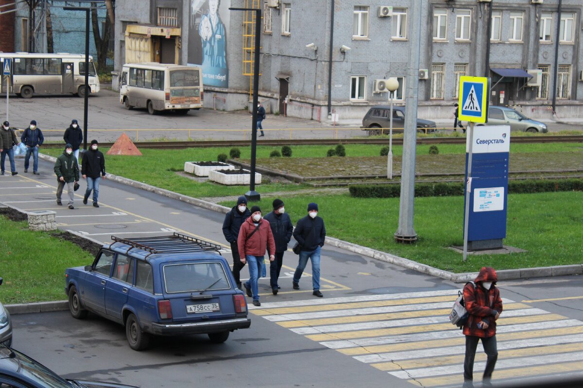 На проходной