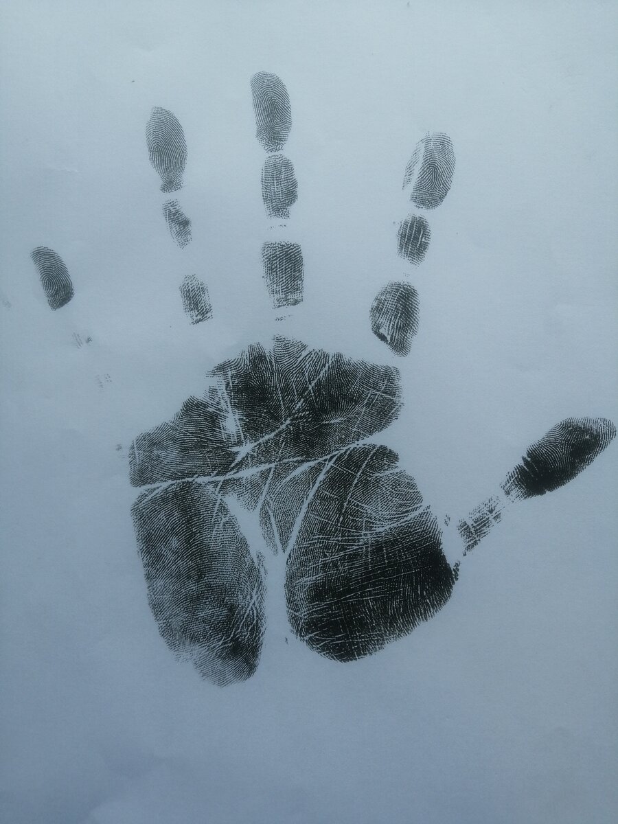 рука моего знакомого, о ком идет речь в статье