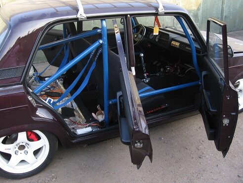 Каркас безопасности на ВАЗ, установленный кустарным способом