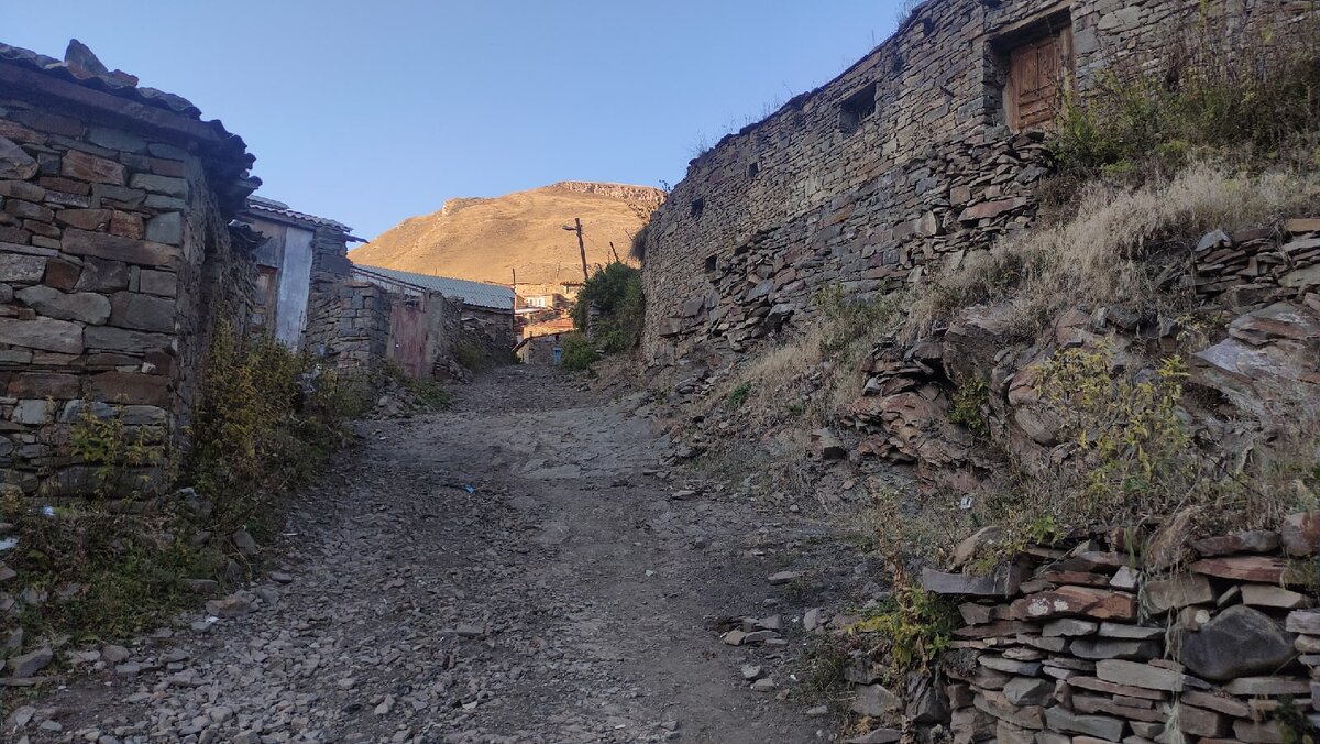 Екатеринбург село горный. Село Бурши Лакский район. Село Бурши Дагестан. Селение Кучхюр Дагестан. Аул Бурши Лакский район