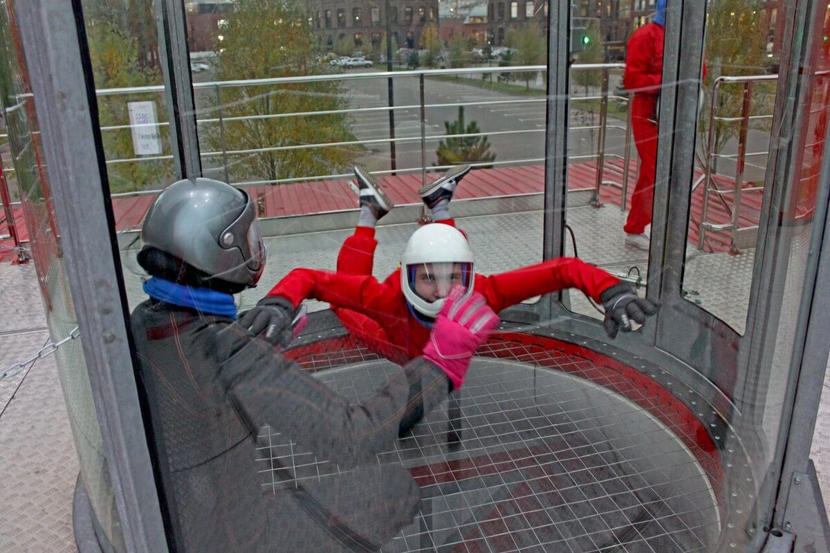 аэротруба токсовское шоссе. дети в аэротрубе. полёт в аэротрубе. вингсьют аэротруба москва. аэротруба митино.
