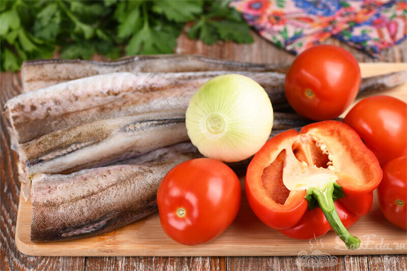 Жарено-тушёная на сковороде рыба лакедра с овощами