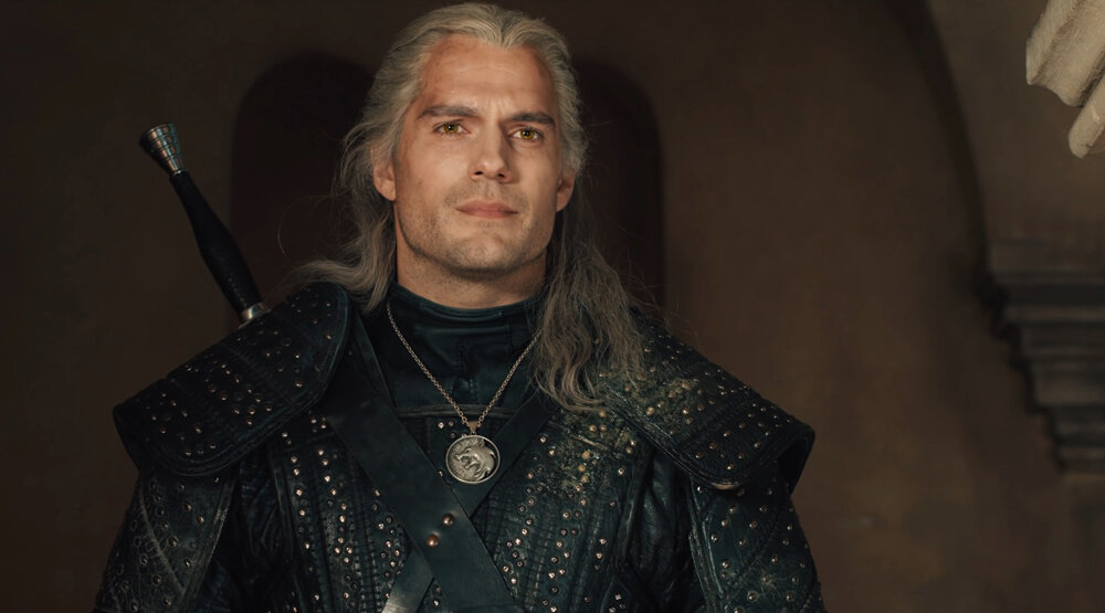 Скрин из сериала Ведьмак от Netflix, актер - Генри Кавилл.