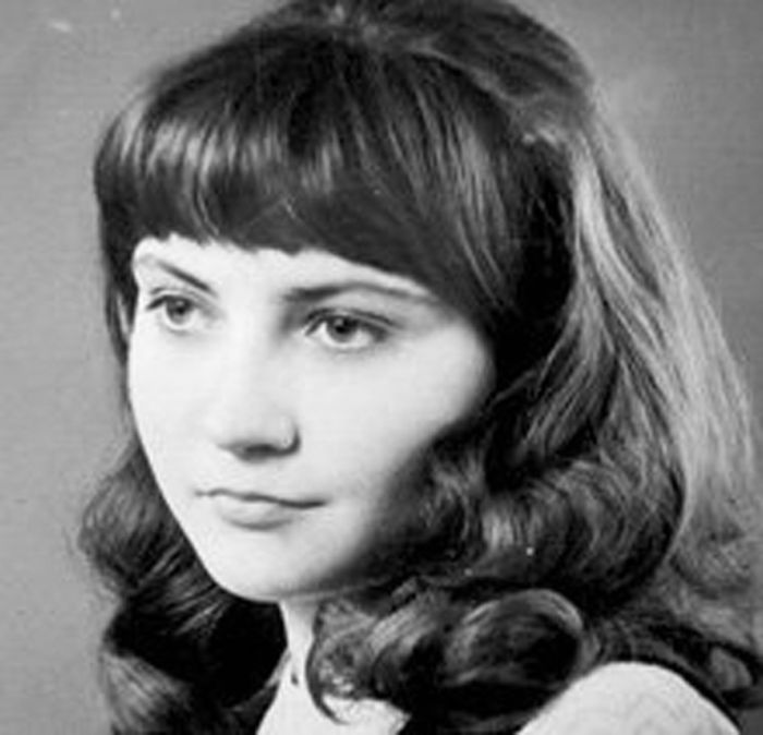 Её обижали, бросали, унижали. Ей пришлось сменить фамилию и уехать из страны. Как и где сейчас живет 63-л. актриса из 