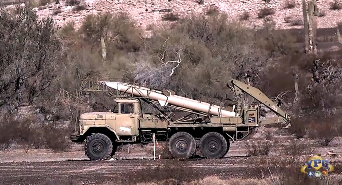 Песчаного цвета окраска свидетельствует о том, что данный ЗиЛ-131 "служил" где-то на Ближнем Востоке.  